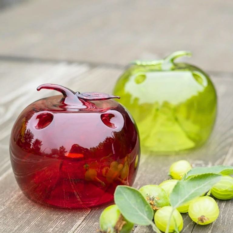 Apple Shaped Fruit Fly Traps (Supplied With Attractant) - For Indoor Use